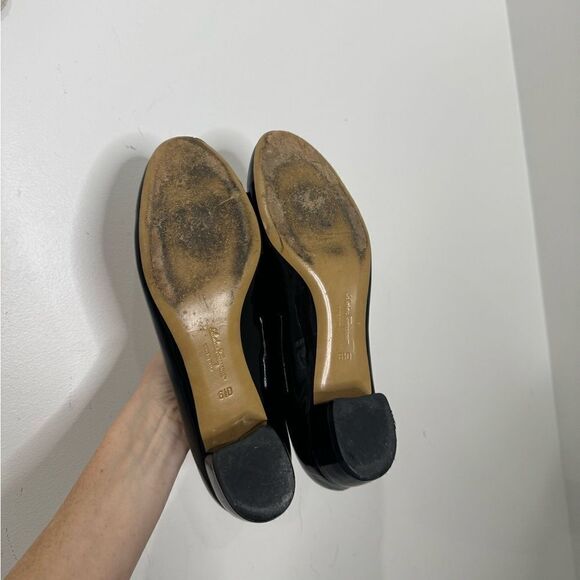 Salvatore FERRAGAMO VARA Low pumps in black patent leather - Picture 13 of 17
